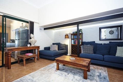 Library, TV and multimedia, Living room, Lounge or bar, Seating area, Evening entertainment, Entertainment, Dinner, young children, young children, internet, internet, pet friendly, pet friendly
