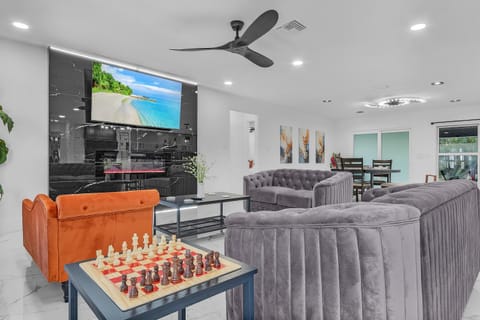 Communal lounge/ TV room, TV and multimedia, Living room, Seating area, Evening entertainment, fireplace