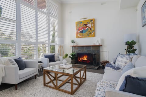 Living room, Seating area, fireplace