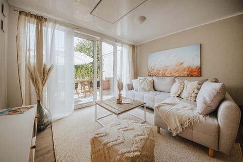 Living room, Photo of the whole room, Seating area