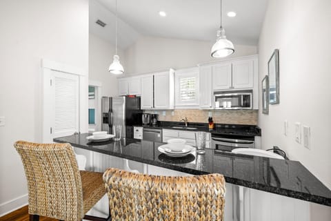 Kitchen or kitchenette, Dining area, dishwasher, oven, stove