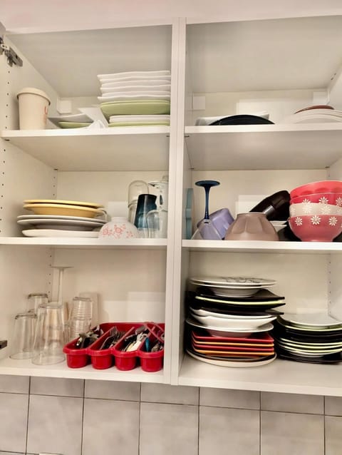 Bright & Spacious 2-Bedroom Apartment - Parking & Close to Train Station & Downtown Apartment in Grenoble