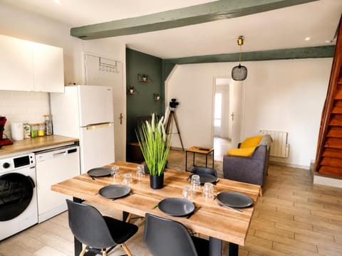 Communal lounge/ TV room, Living room, Seating area
