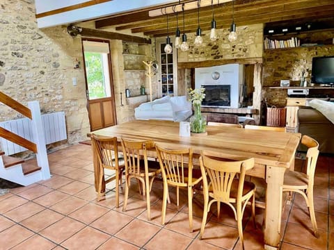 Seating area, Dining area