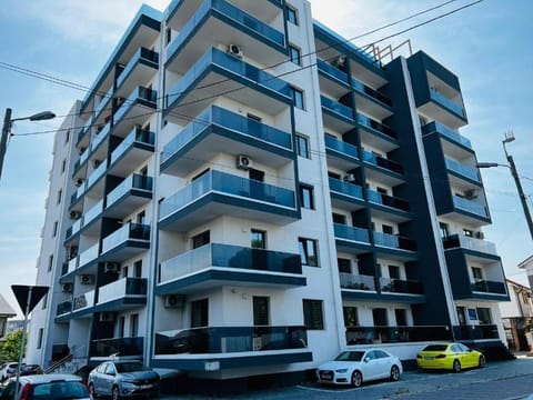 Property building, Day, Street view