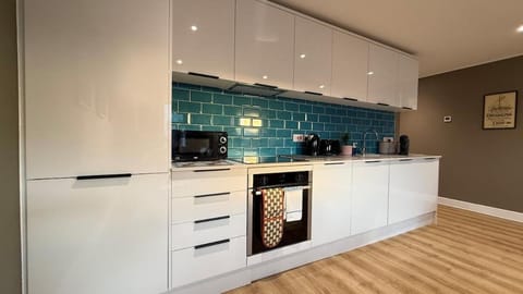 Superb Apt at the Marina Apartment in Portishead