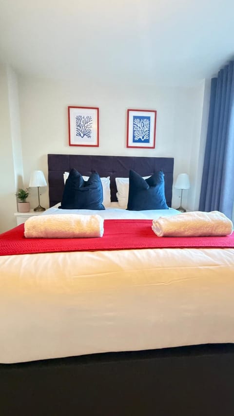 Superb Apt at the Marina Apartment in Portishead