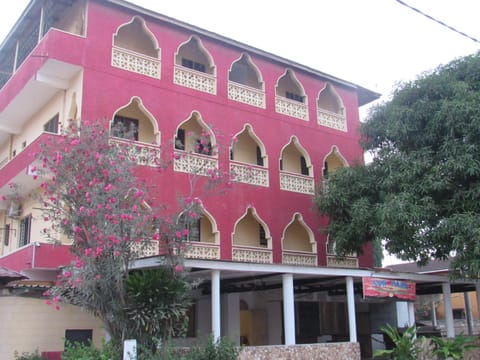 Property building, Day