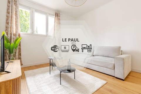 Communal lounge/ TV room, Living room, Seating area