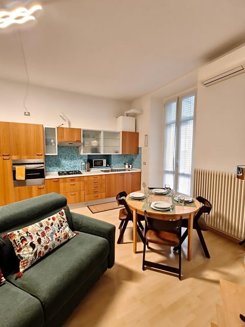 Lunch, kitchen