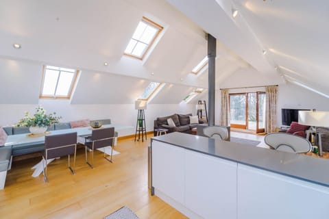 Cobstone Cottage Apartment in Bury