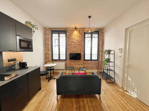 Communal lounge/ TV room, TV and multimedia, Kitchen or kitchenette