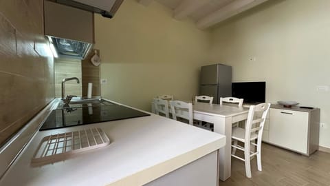 TV and multimedia, Kitchen or kitchenette, Dining area