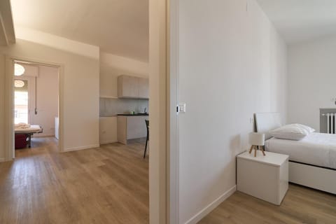 Bed, Kitchen or kitchenette, Photo of the whole room, Bedroom, wardrobe