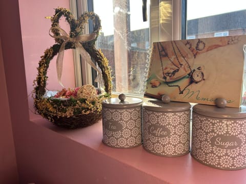 Coffee/tea facilities, Decorative detail