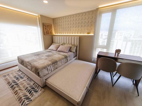 Photo of the whole room, Seating area, Bedroom