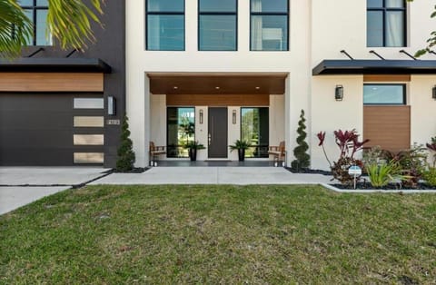 Coastal Luxe, SaltPool Spa, 5miles to Siesta House in Sarasota