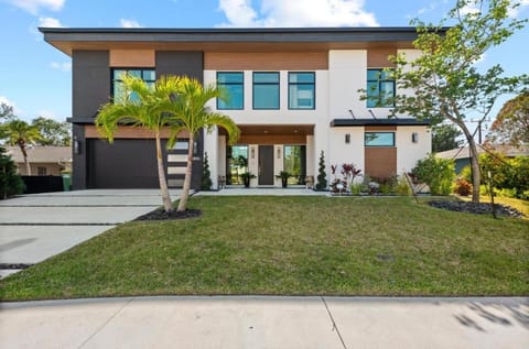 Coastal Luxe, SaltPool Spa, 5miles to Siesta House in Sarasota