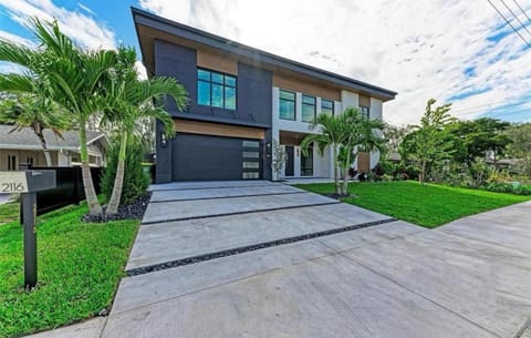 Coastal Luxe, SaltPool Spa, 5miles to Siesta House in Sarasota