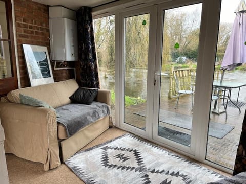 View (from property/room), Balcony/Terrace, Living room, Garden view