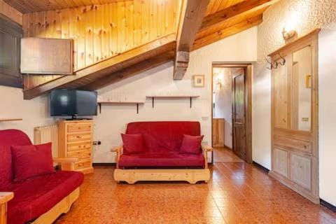 Living room, Evening entertainment