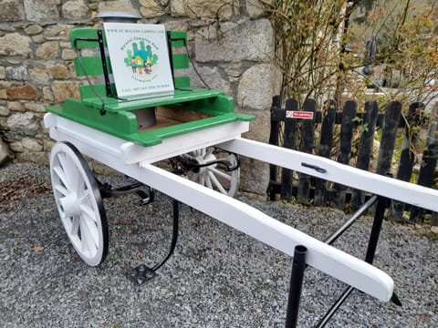 St Mullins Glamping Hut,R95T3CT Campground/
RV Resort in County Kilkenny