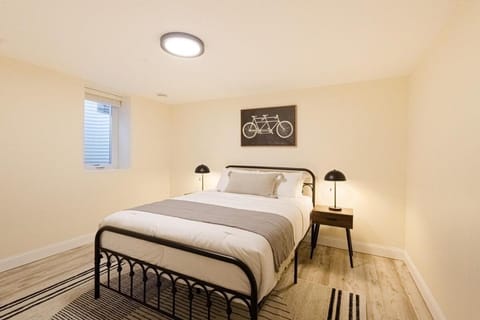 Terrace Haven Cozy 5-Bedroom Retreat near Downtown House in Columbia Heights