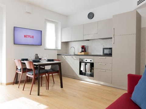 Vrenozi Home Apartment in Piacenza