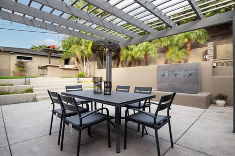 Ocean Views w Stunning Sunsets by the Firepit House in Sunset Cliffs