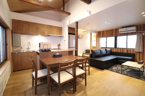 Kitchen or kitchenette, Living room