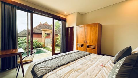 Bed, Photo of the whole room, Bedroom, wardrobe