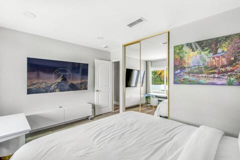 MV Retreat Pool Spa Fire Pit Family Friendly House in Mission Viejo