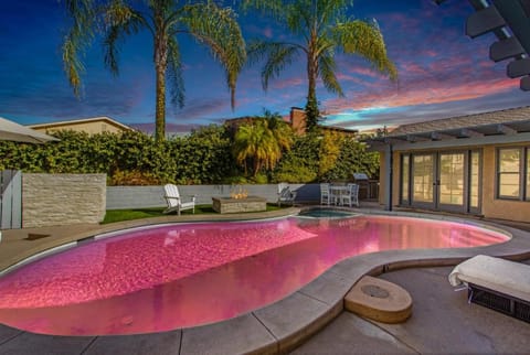 MV Retreat Pool Spa Fire Pit Family Friendly House in Mission Viejo