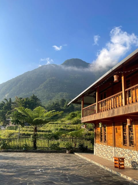 Property building, Day, Natural landscape, Mountain view