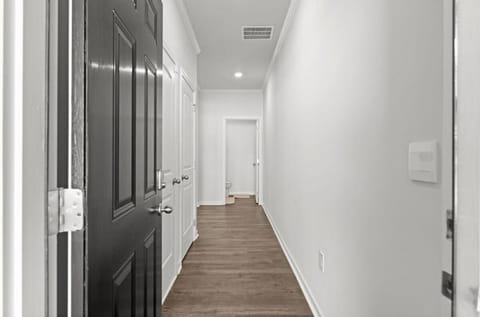 Elegant Townhouse Retreat Near Mall Of Georgia House in Buford