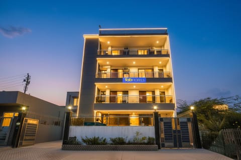 Property building, Facade/entrance