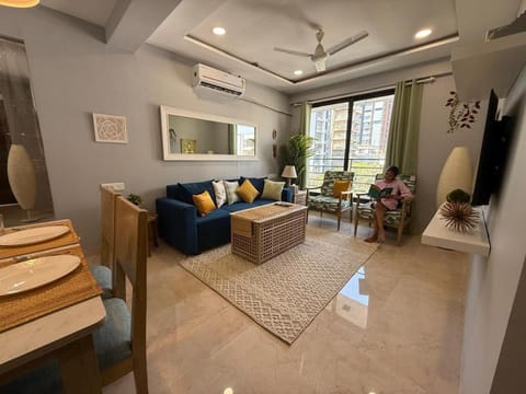 TV and multimedia, Living room, Seating area, air conditioner