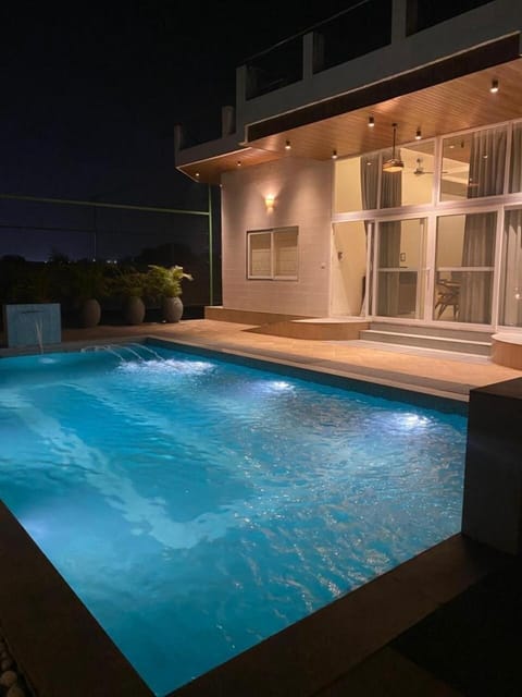 Night, Swimming pool