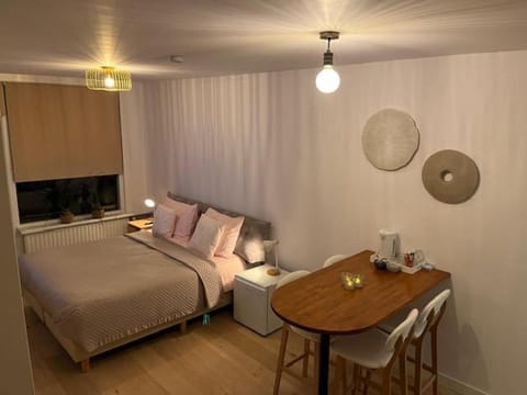 Coffee/tea facilities, Living room, Bedroom