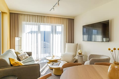 TV and multimedia, Living room, Street view