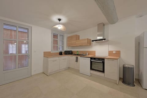 Kitchen or kitchenette, dishwasher, oven, stove, toaster