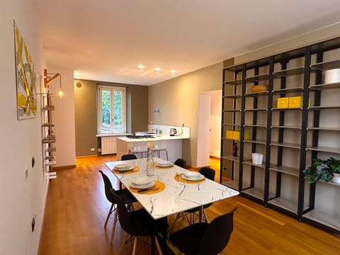 Kitchen or kitchenette, Living room, Dining area