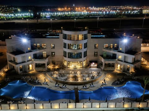 Property building, Swimming pool