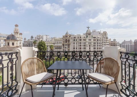 View (from property/room), Balcony/Terrace, Dining area