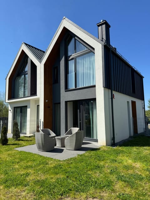Property building, Garden view