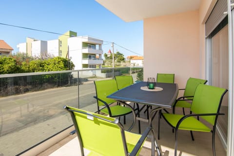 View (from property/room), Balcony/Terrace, Seating area