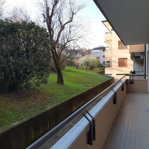 Balcony/Terrace, Garden view