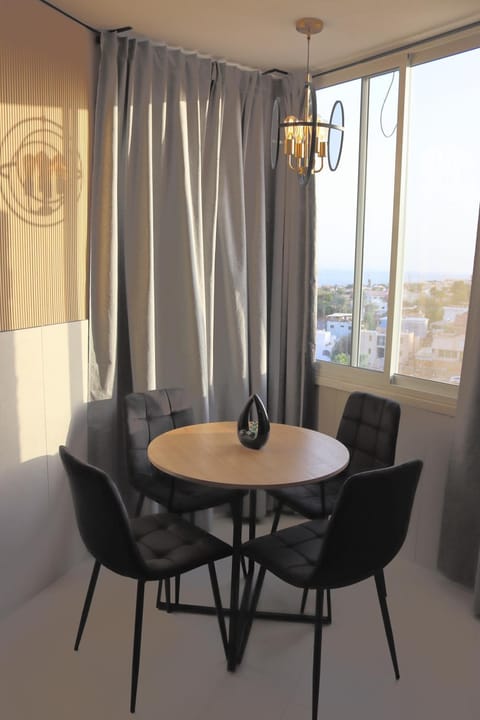 Seating area, Dining area, Sea view
