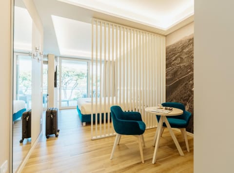 Seating area, Bedroom