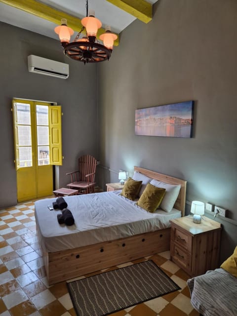 Bed, TV and multimedia, Photo of the whole room, Bedroom, air conditioner